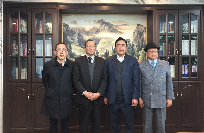 趙振元和陳宗欣教授、蛯子晴夫總經(jīng)理、愛德中創(chuàng)公司鄒克總經(jīng)理親切合影.png