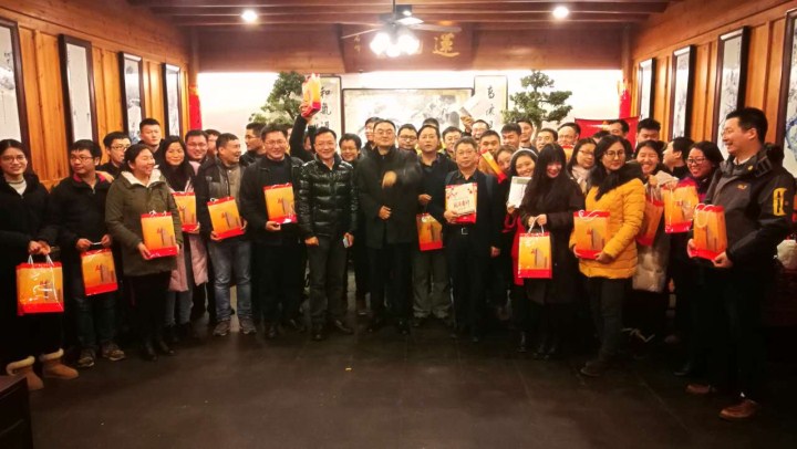 2-收到趙振元同志的慰問，欣喜寫在現(xiàn)場每一位工作人員的臉上.jpg