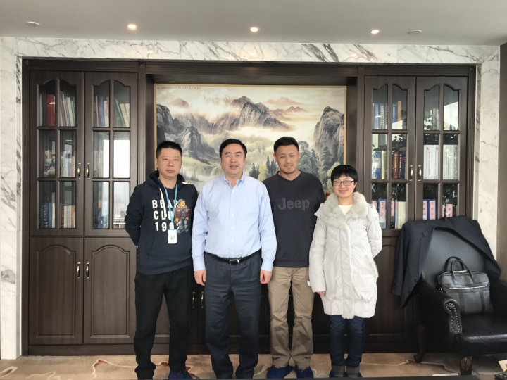 6-趙振元同志和新疆分院張松濤、總包公司房弢、潘柯樾親切合影.jpg