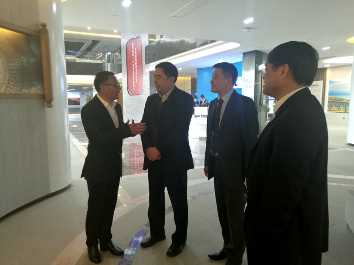 3-睿基董事局主席顧全軍向趙振元董事長等介紹?；鶜v史.jpg