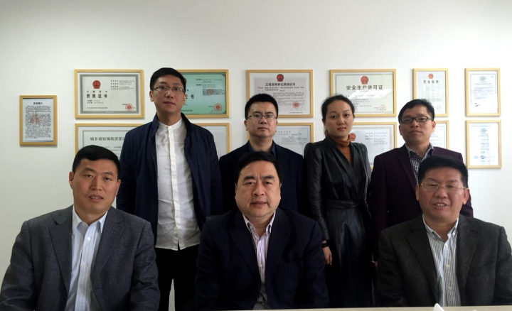 3-趙振元同志與南通分院周安舉、賀奎田、趙宇、郭明偉、于海燕、唐鋒等同志親切合影.jpg