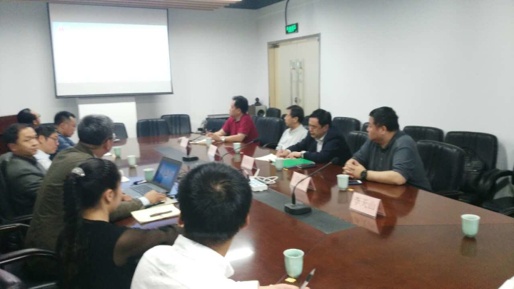 2-李天山向趙振元，白焰匯報北京分院發(fā)展思路.jpg
